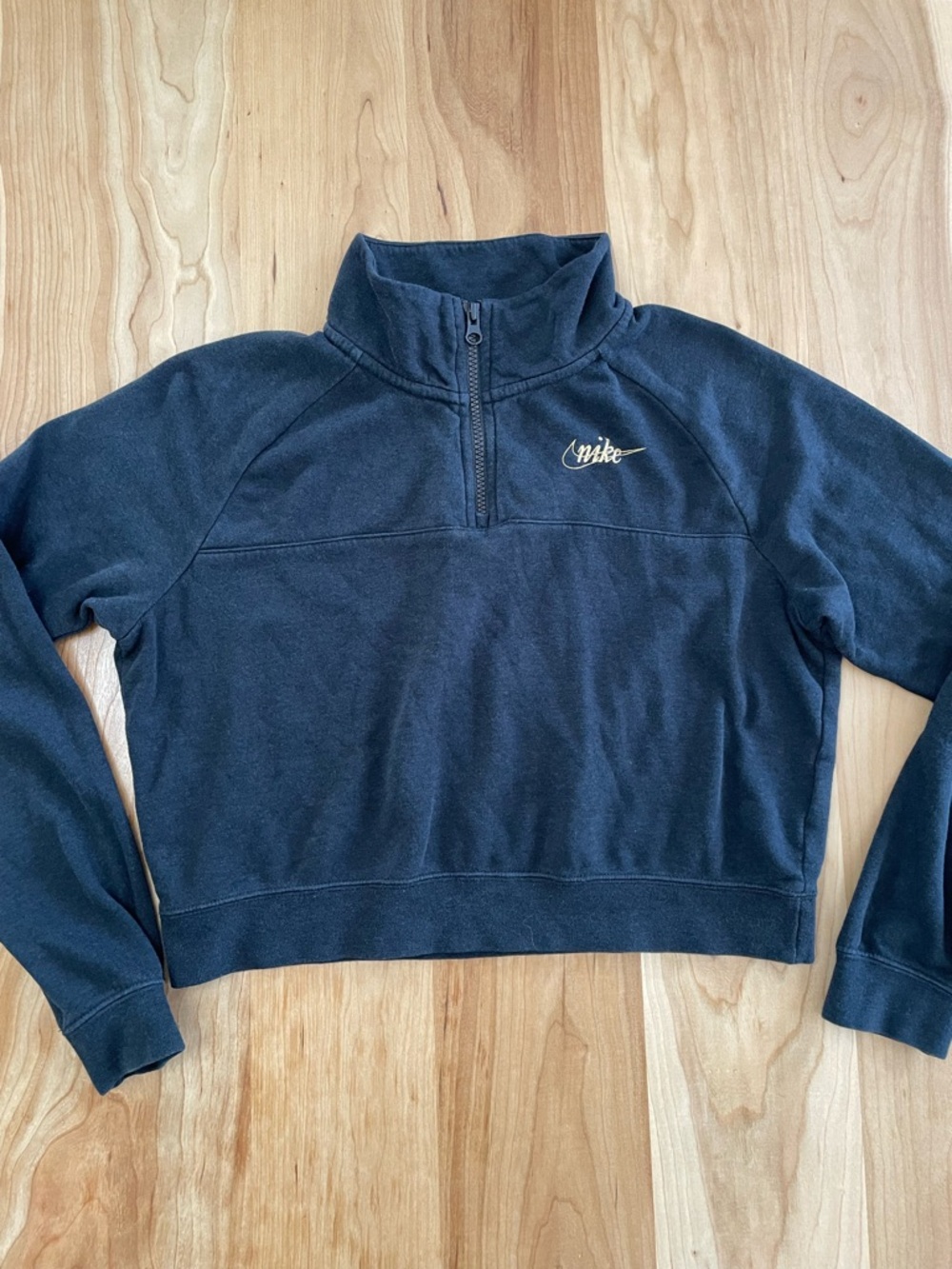 Nike Quarter Zip Cropped Lightweight Black Sweatshirt Gold Logo Sz S